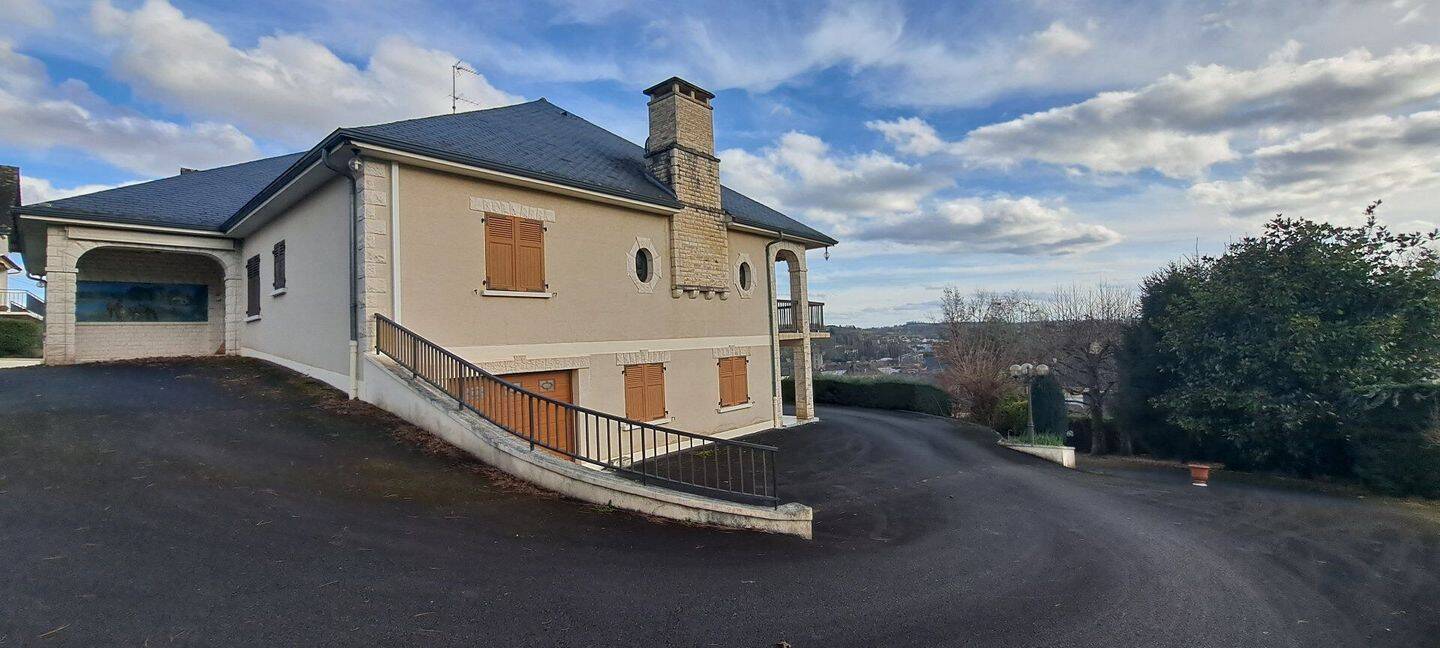 Maison 7 pièces 290 m² · à Objat · 290 m² · 470 000 €