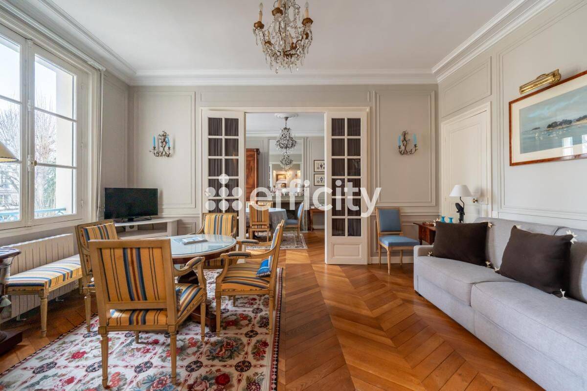 Appartement 6 pièces 147 m² · à Versailles · 147 m² · 990 000 €