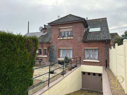 Maison de ville à vendre 316 000 € 7 pièces 5 chambres 150 m² 750 m² de terrain Roye 80700