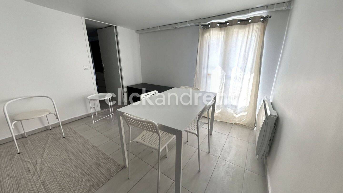 Appartement 2 pièces 39 m² · à Paris 10ème Arrondissement · 38,5 m² · 1 450 €