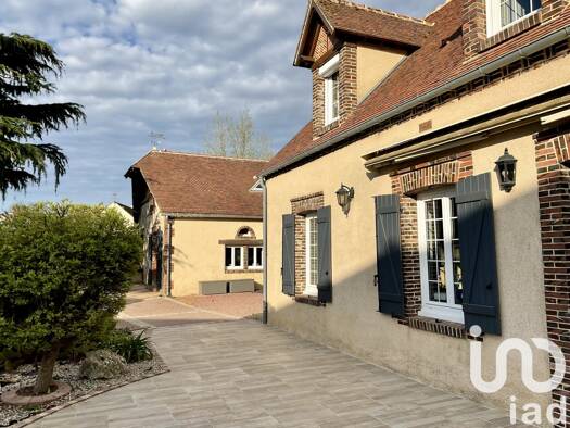 Demeure à vendre 890 000 € 14 pièces 13 chambres 449 m² 2 240 m² de terrain Châteauneuf-en-Thymerais 28170