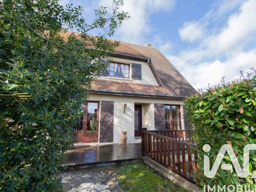 Maison à vendre 458 000 € 9 pièces 4 chambres 208 m² 2 591 m² de terrain La Genevraye 77690