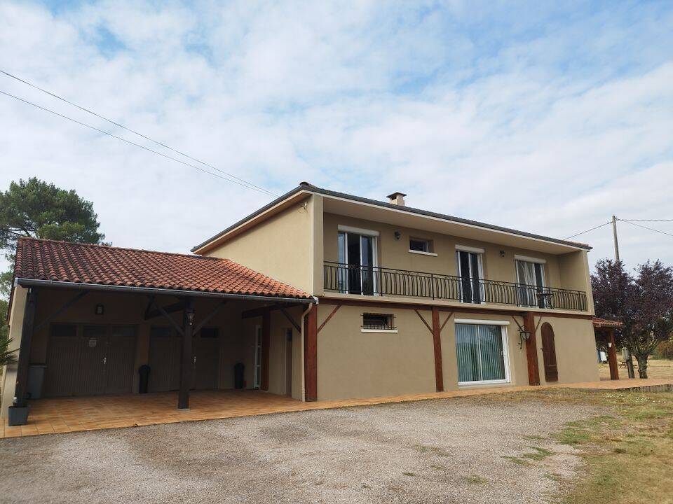 Maison 9 pièces 214 m² · à Graulhet · 214 m² · 1 350 €/mois
