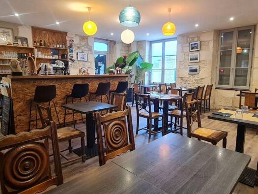 Local commercial à vendre 93 000 € 140 m² de surface de vente Échillais 17620