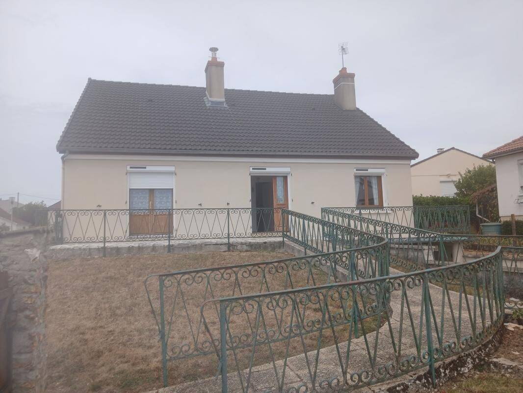 Maison 4 pièces 100 m² · à Saint-Germain-du-Puy · 100 m² · 212 000 €