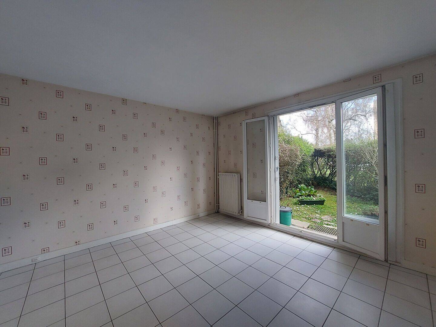 Appartement 2 pièces 42 m² · à Saint-Prix · 42,2 m² · 160 000 €