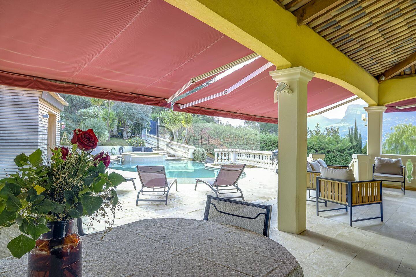 Maison 7 pièces 280 m² · à Nice · 280 m² · 1 050 000 €