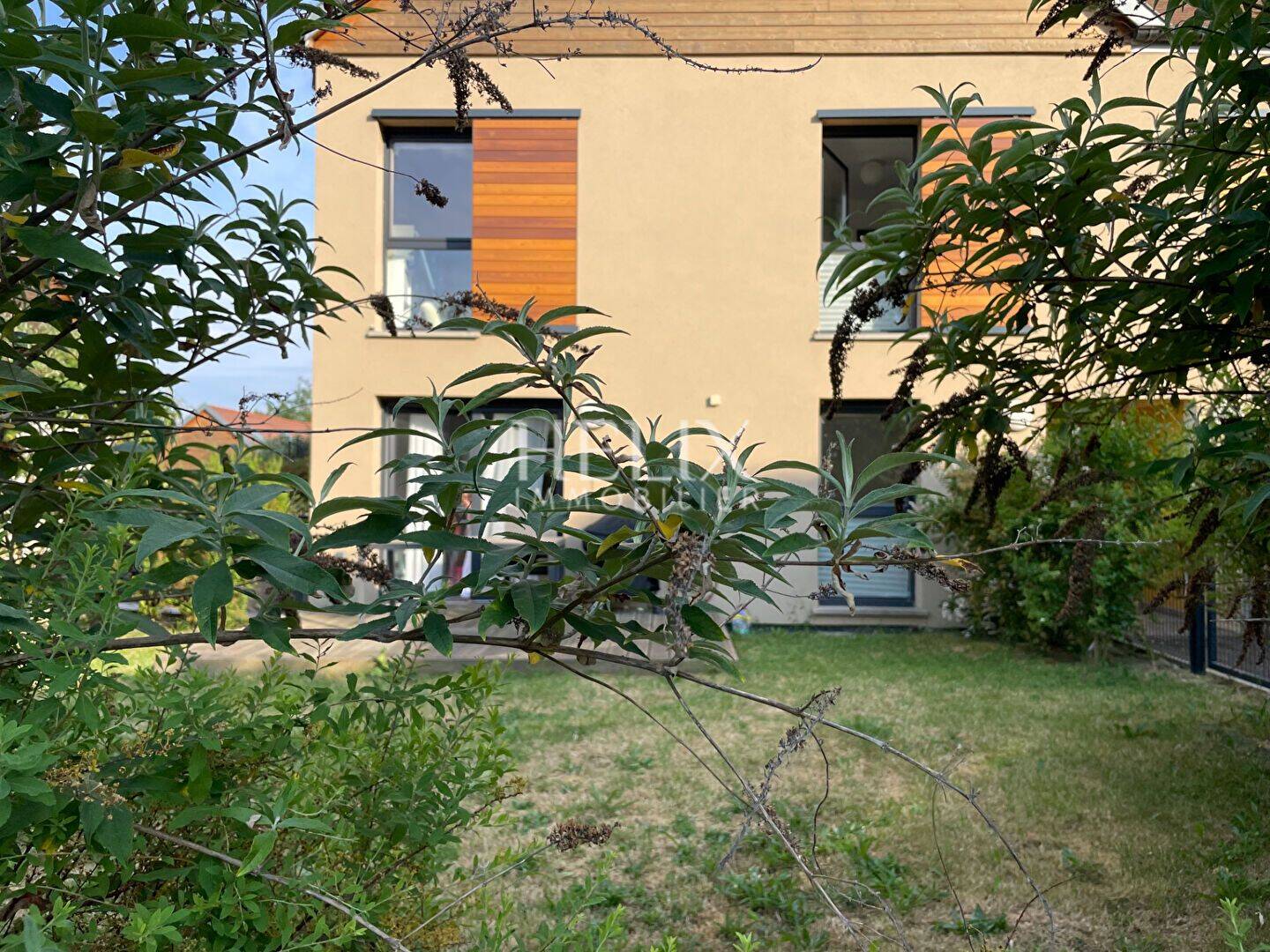 Appartement 4 pièces 93 m² · à Saint-Germain-en-Laye · 92,7 m² · 2 290 €/mois