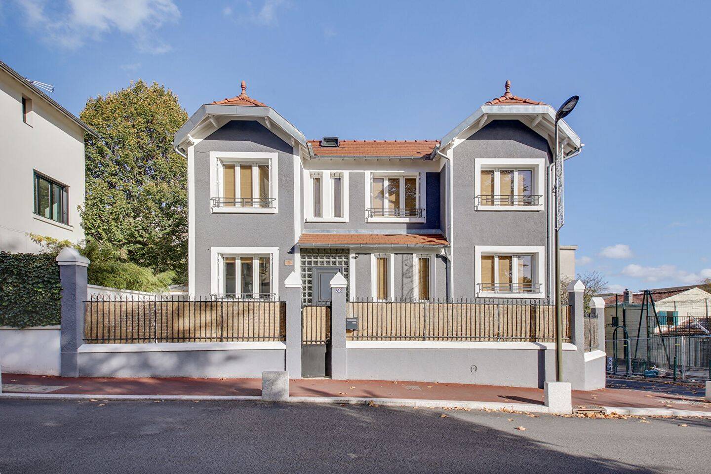 Maison 4 pièces 100 m² · à Suresnes · 100 m² · 2 500 €