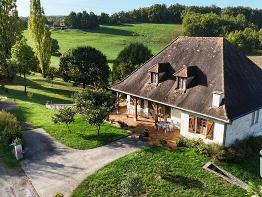 Maison à vendre 240 000 € 6 pièces 5 chambres 150 m² 3 067 m² de terrain Saint-Paul-Flaugnac 46170