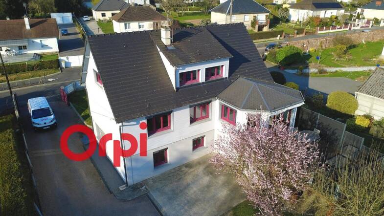 Maison à vendre 335 000 € 5 pièces 4 chambres 172 m² 1 170 m² de terrain Centre Ville Bernay 27300
