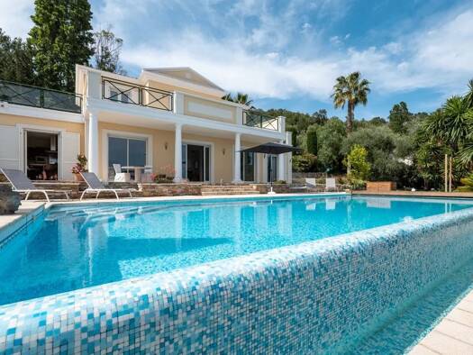 Villa à vendre 1 790 000 € 7 pièces 4 chambres 197,3 m² 1 350 m² de terrain Falicon 06950