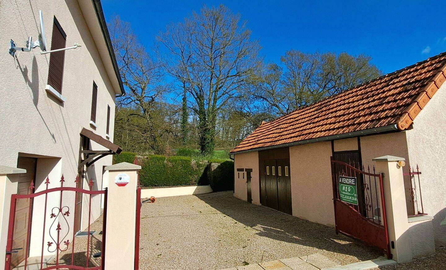 Maison 6 pièces 110 m² · à Cronat · 109,7 m² · 137 000 €