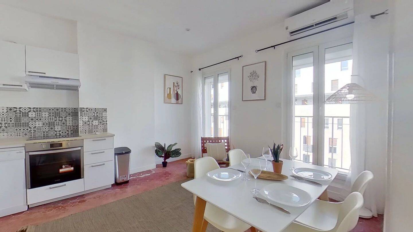 4 pièces 15 m² · à Marseille 2ème Arrondissement · 15 m² · 430 €/mois