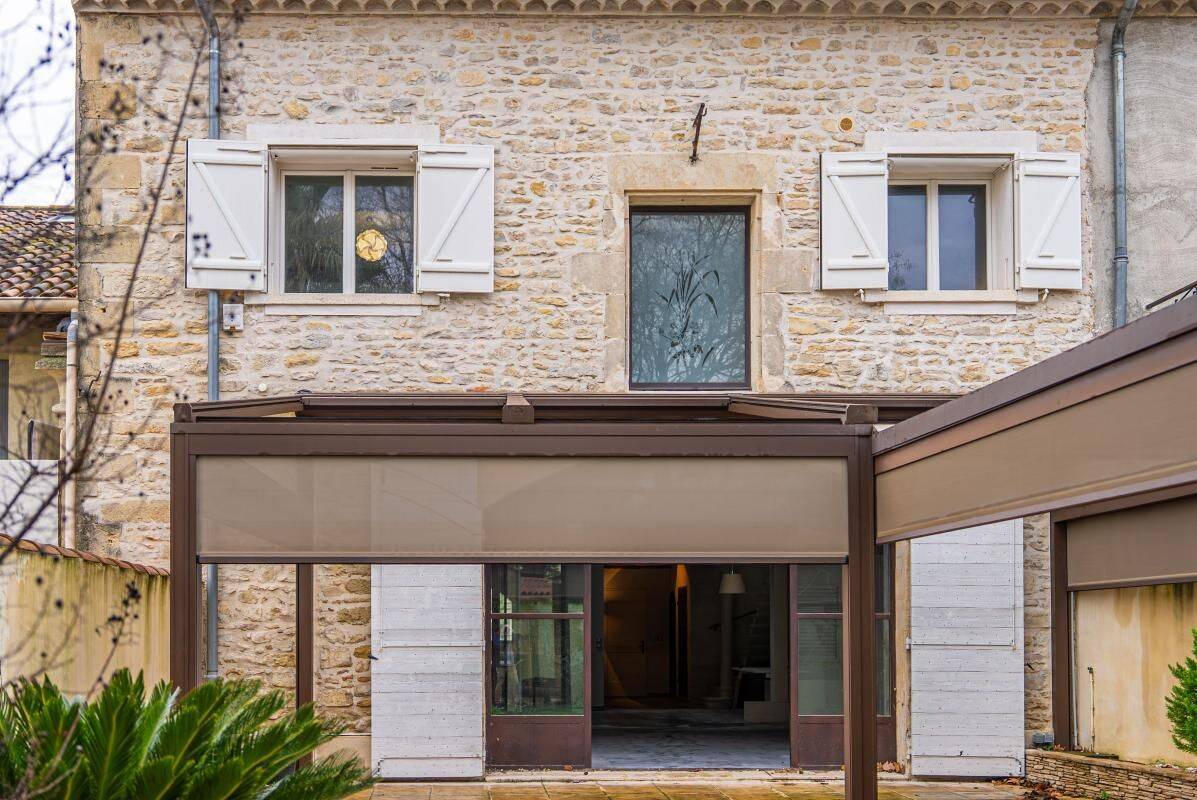 Maison 4 pièces 220 m² · à Milhaud · 220 m² · 499 000 €