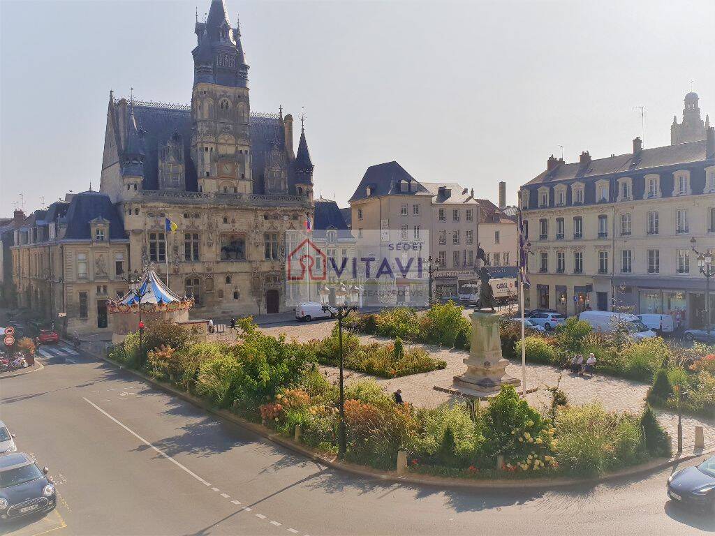 Appartement 5 pièces 83 m² · à Compiegne · 83 m² · 990 €