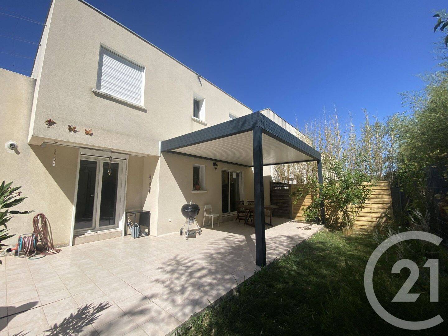 Maison — 1