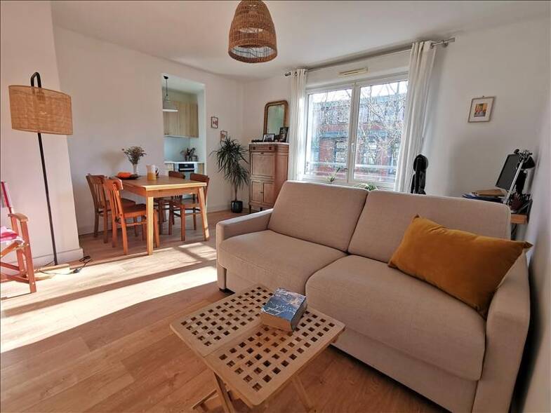 Appartement à louer 1 300 € 2 pièces 1 chambre 44 m² 3ème étage Ivry Port Centre Ivry-sur-Seine 94200