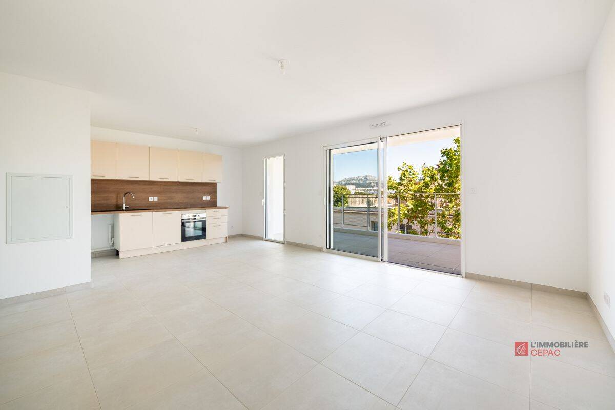 Appartement 3 pièces 74 m² · à Marseille 8ème Arrondissement · 74 m² · 2 280 €
