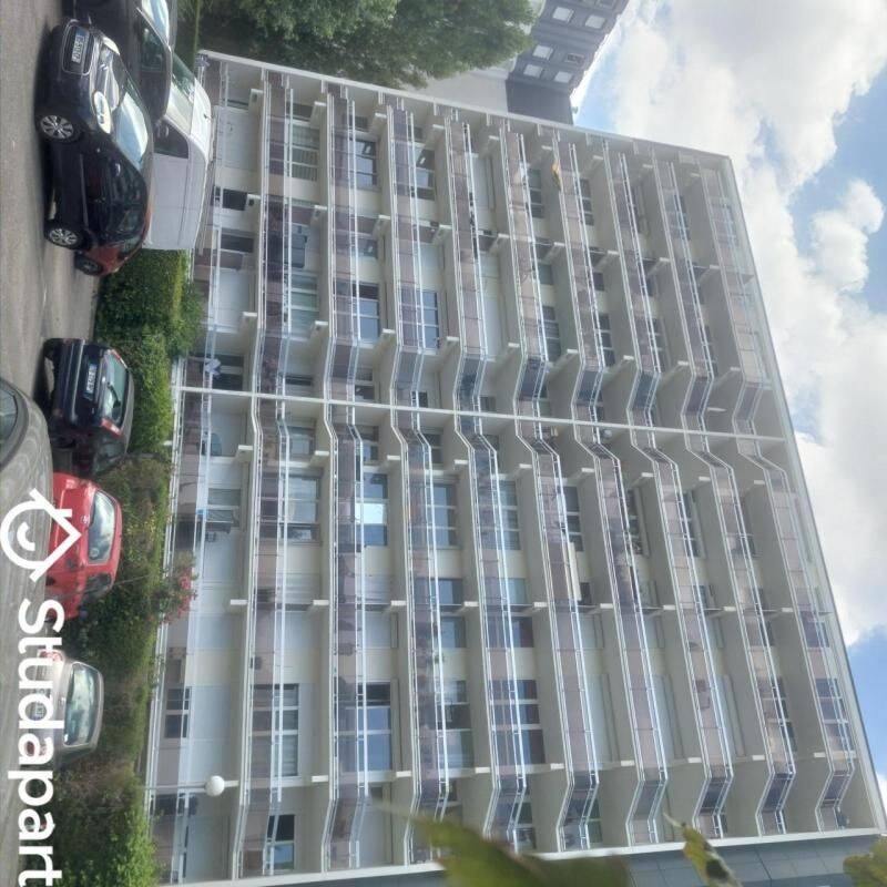 1 pièce 10 m² · à Noisy-le-Grand · 10 m² · 660 €