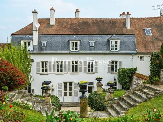 Maison à vendre 1 038 000 € 10 pièces 5 chambres 310 m² 2 864 m² de terrain Écouen 95440