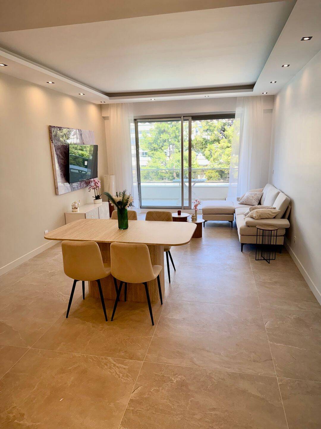 Appartement 3 pièces 67 m² · à Marseille 8ème Arrondissement · 67 m² · 2 200 €
