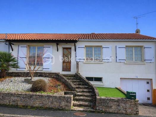 Maison à vendre 148 500 € 4 pièces 3 chambres 90 m² 401 m² de terrain Nord Est Beaupréau-en-Mauges 49600