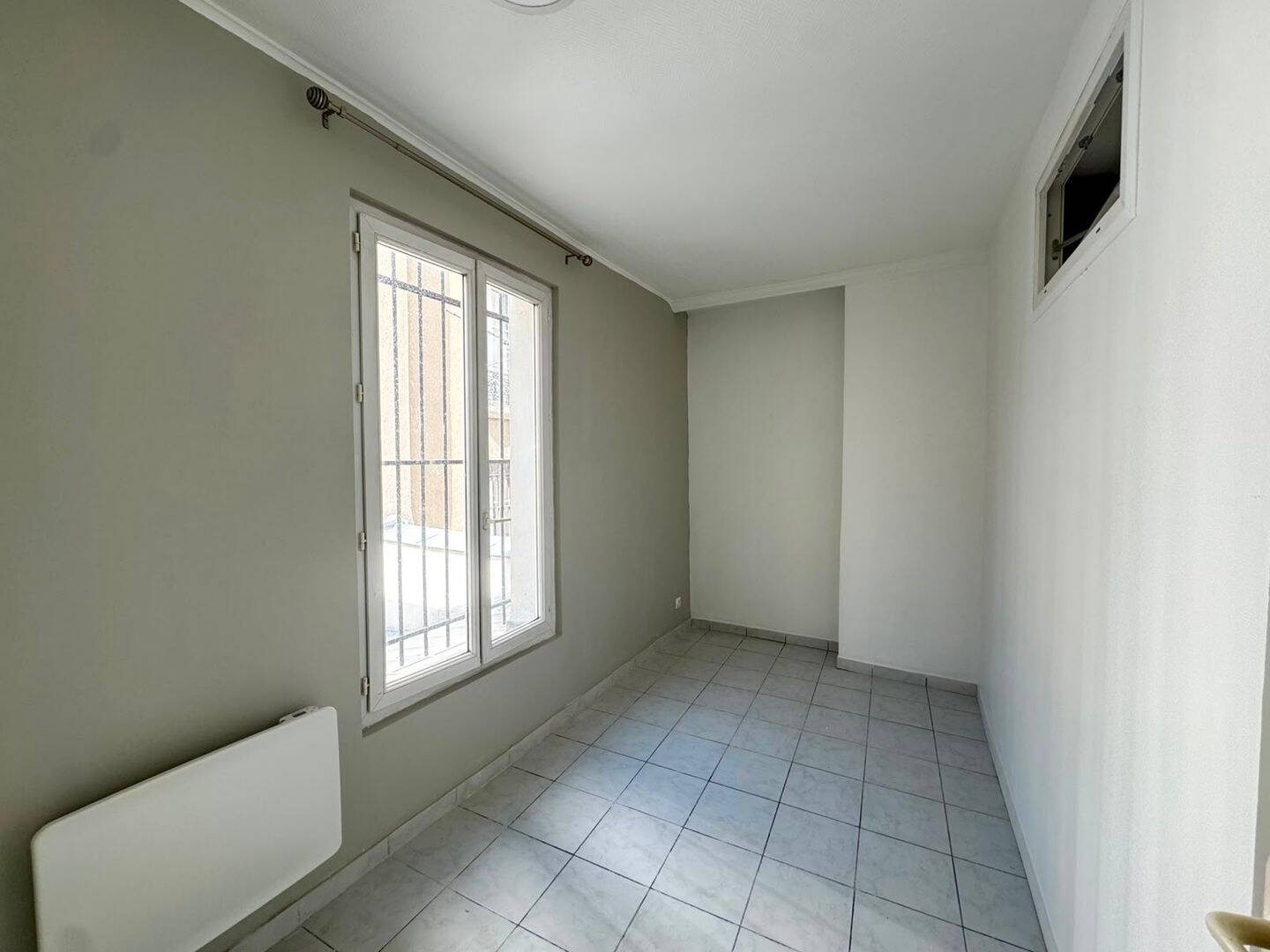 Appartement 3 pièces 37 m² · à Paris 10ème Arrondissement · 37 m² · 1 470 €