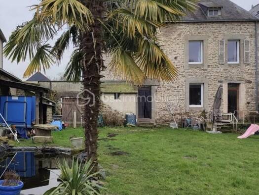 Maison de ville à vendre 166 300 € 7 pièces 5 chambres 212 m² 608 m² de terrain Mayenne 53100