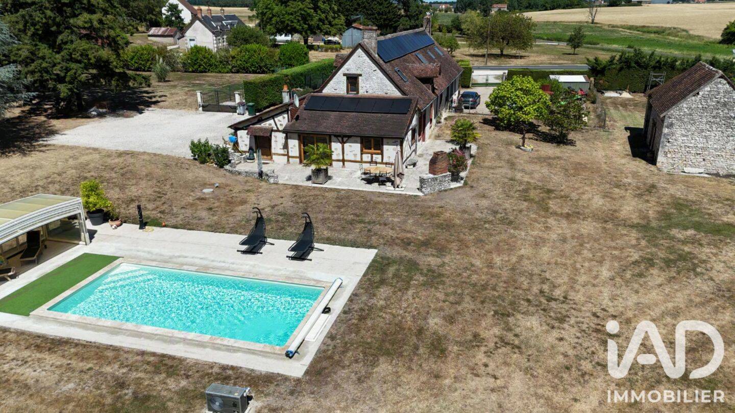 Maison 8 pièces 246 m² · à Chémery · 245,5 m² · 369 000 €