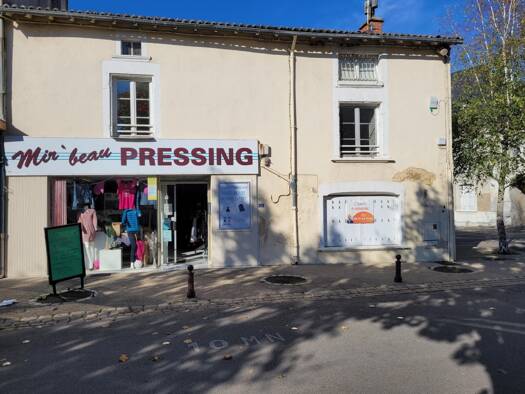 Immeuble à vendre 99 000 € 120 m² Mirebeau 86110