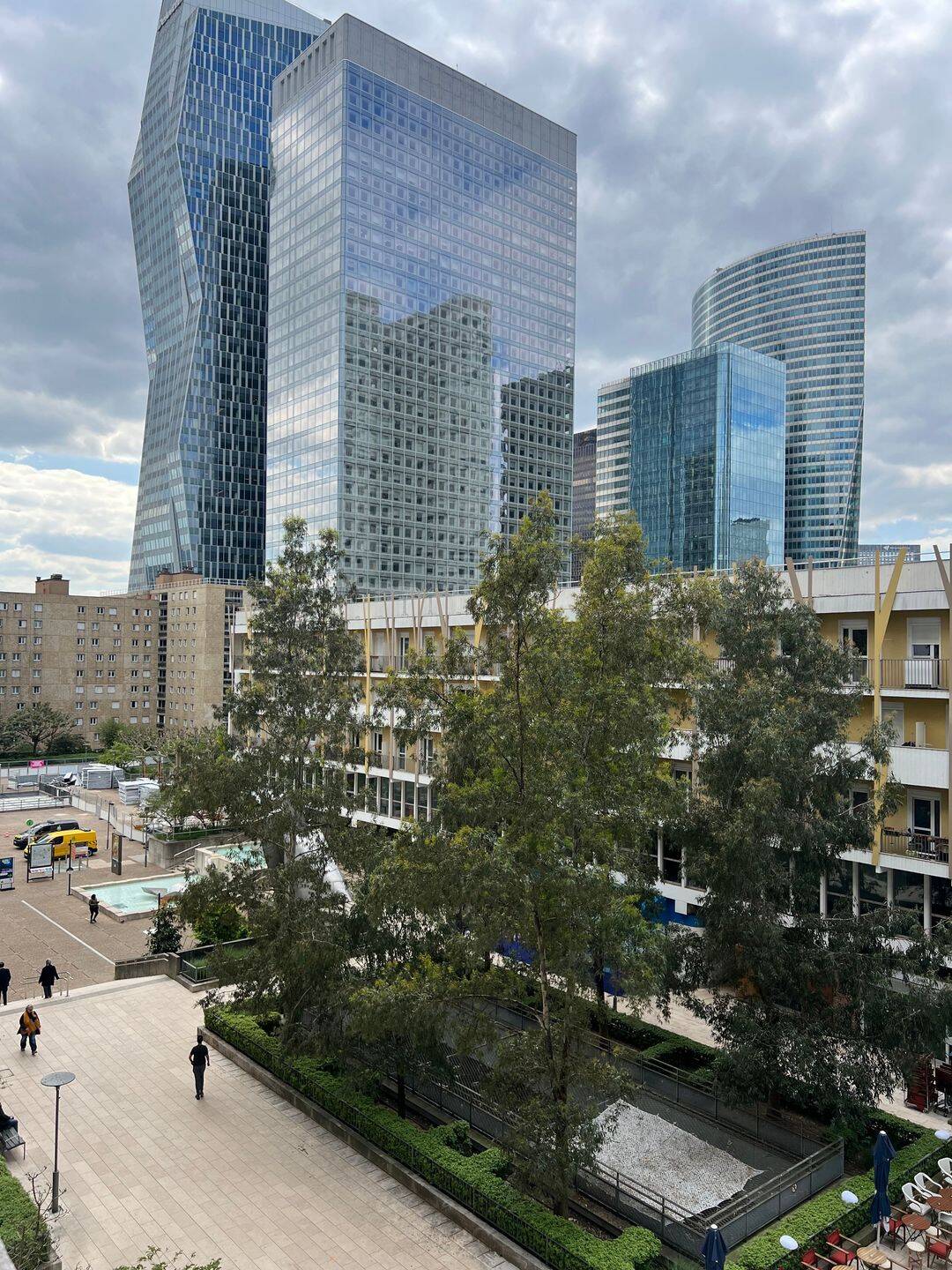 Appartement 1 pièce 77 m² · à Courbevoie · 77 m² · 495 000 €