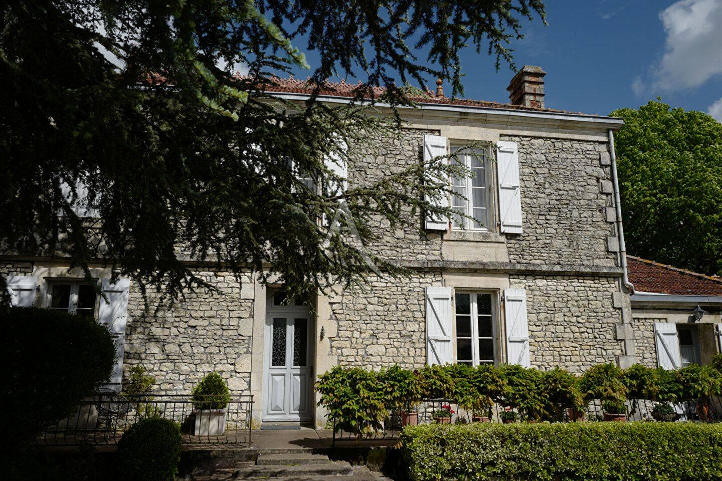 Maison 8 pièces 157 m² · à Curzon · 157 m² · 265 500 €