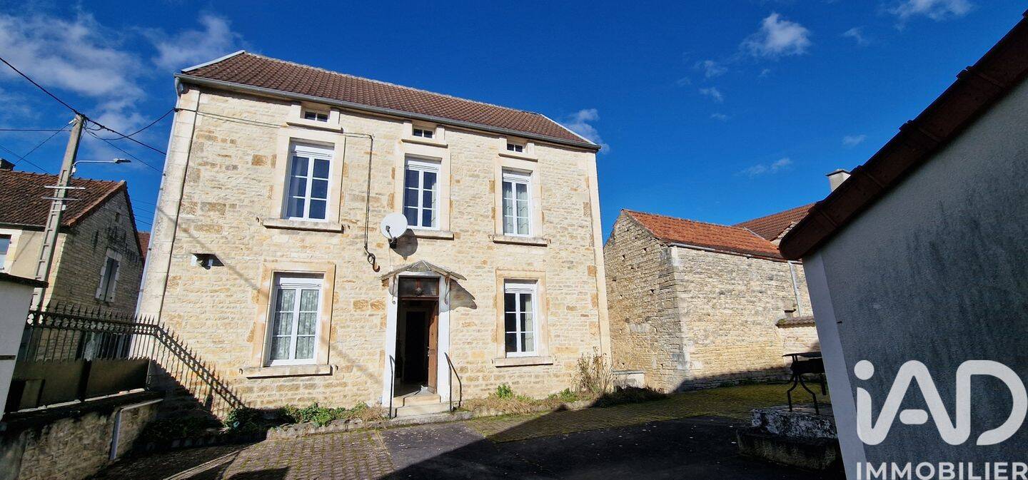 Maison 9 pièces 122 m² · à Lézinnes · 122 m² · 100 000 €