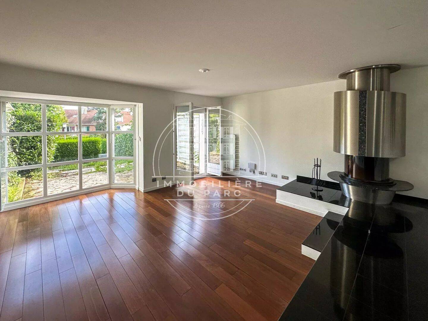 Maison 6 pièces 144 m² · à Saint-Germain-en-Laye · 144,2 m² · 2 880 €/mois