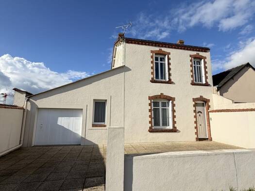 Maison à vendre 189 000 € 4 pièces 3 chambres 83 m² 1 515 m² de terrain Cholet 49300