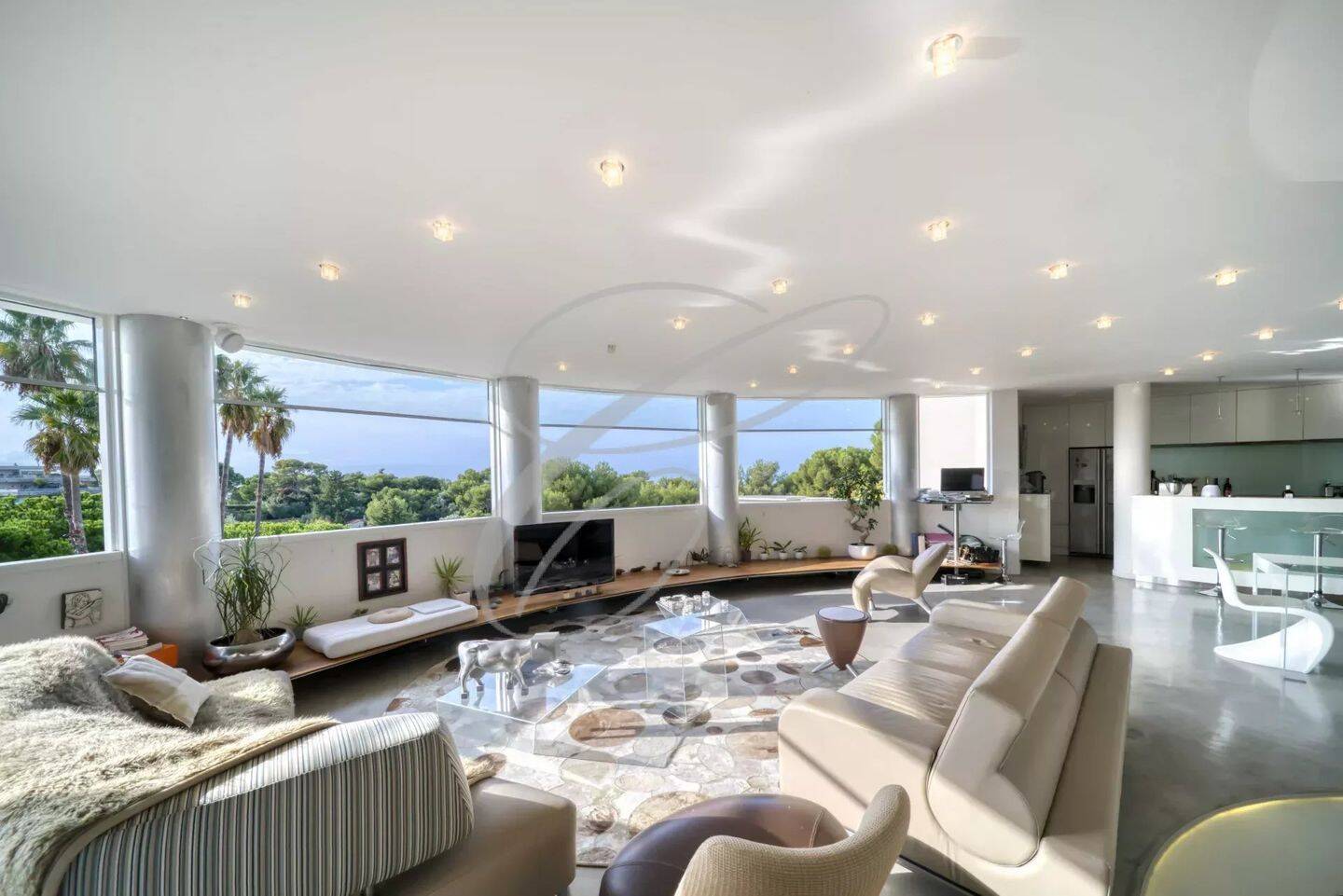Appartement 5 pièces 330 m² · à Roquebrune-Cap-Martin · 330,2 m² · 1 490 000 €