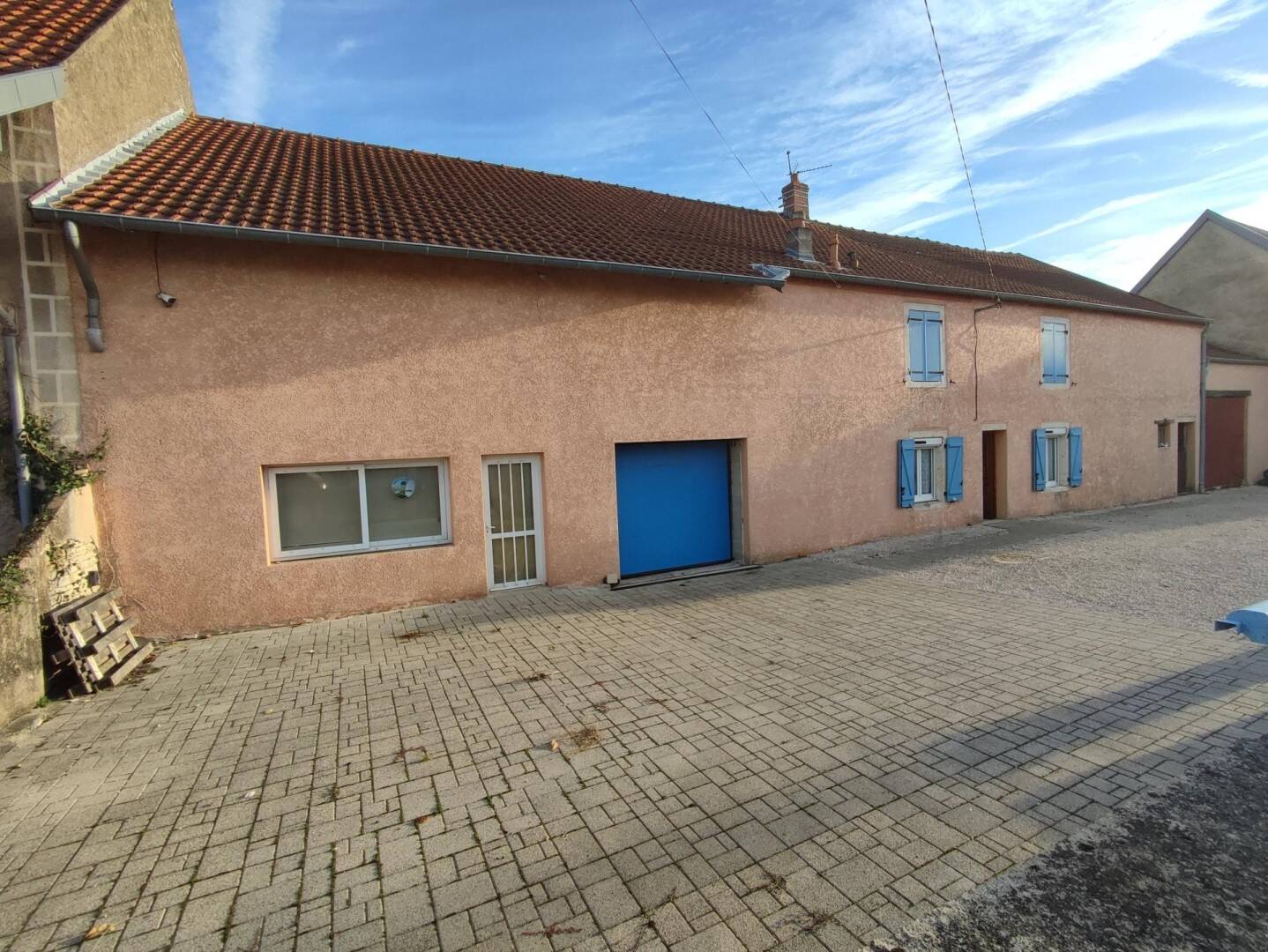 Maison 7 pièces 198 m² · à Tavaux · 198 m² · 180 000 €