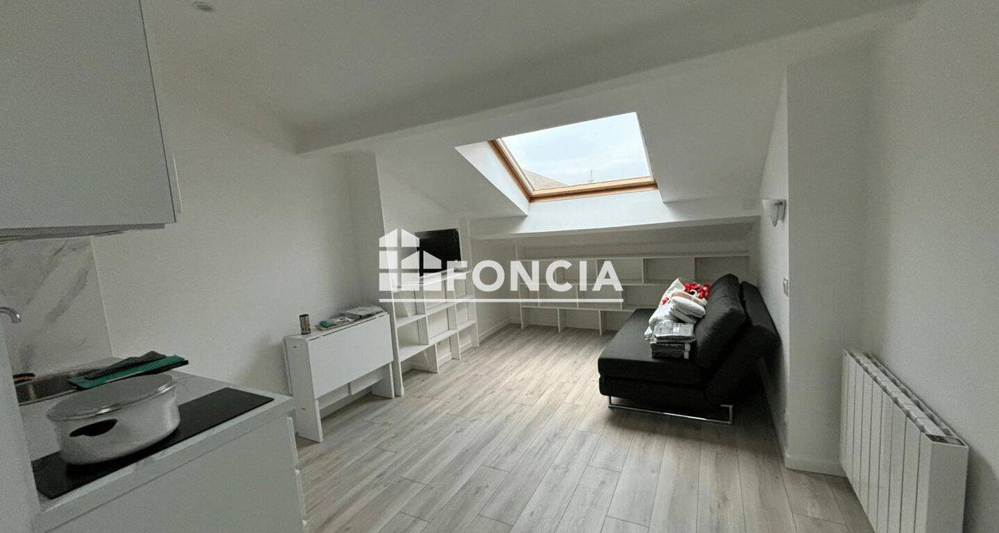 Appartement 1 pièce 13 m² · à Issy-les-Moulineaux · 13,4 m² · 796 €