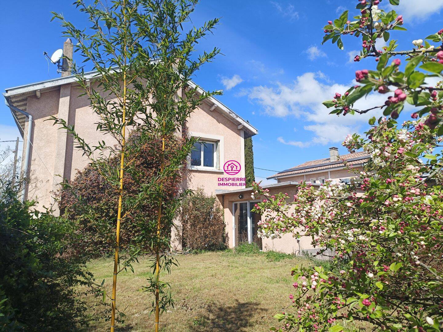 Maison 7 pièces 221 m² · à Roussillon · 221 m² · 258 000 €