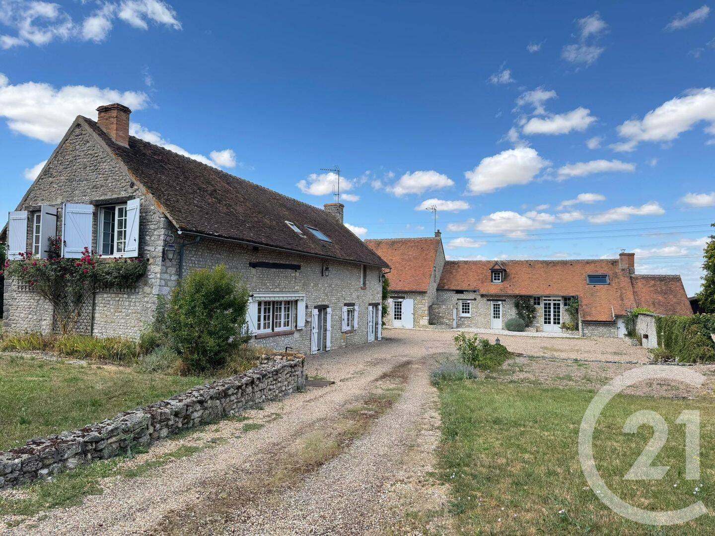 Maison 6 pièces 317 m² · à Pithiviers · 316,5 m² · 299 400 €