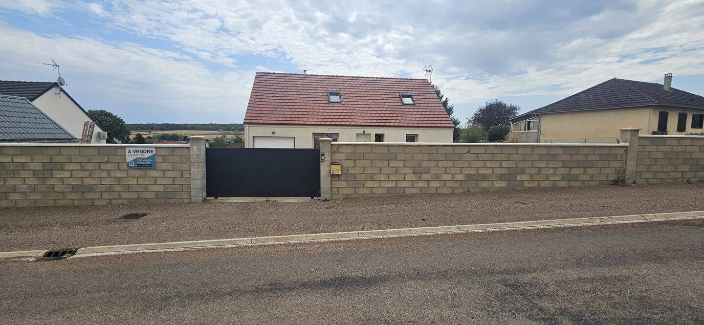 Maison 6 pièces 107 m² · à Sainte-Magnance · 107 m² · 215 000 €
