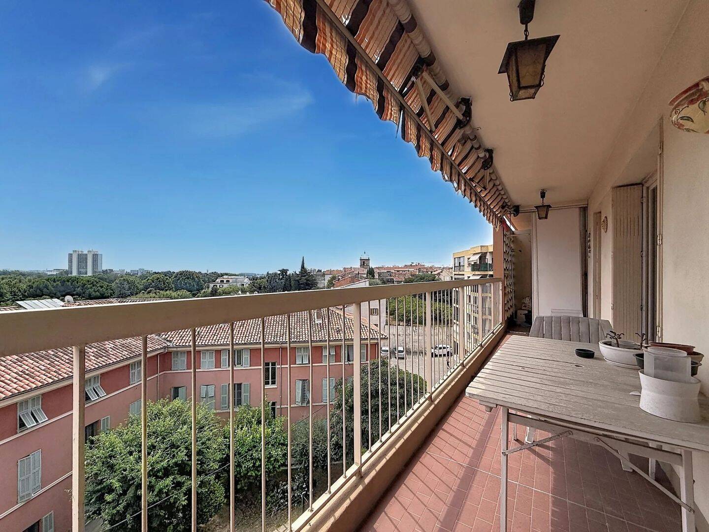 Appartement 5 pièces 88 m² · à Saint-Laurent-du-Var · 87,8 m² · 299 000 €
