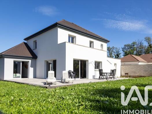 Maison à vendre 319 000 € 4 pièces 3 chambres 150 m² 845 m² de terrain Saint Ylie Dole 39100
