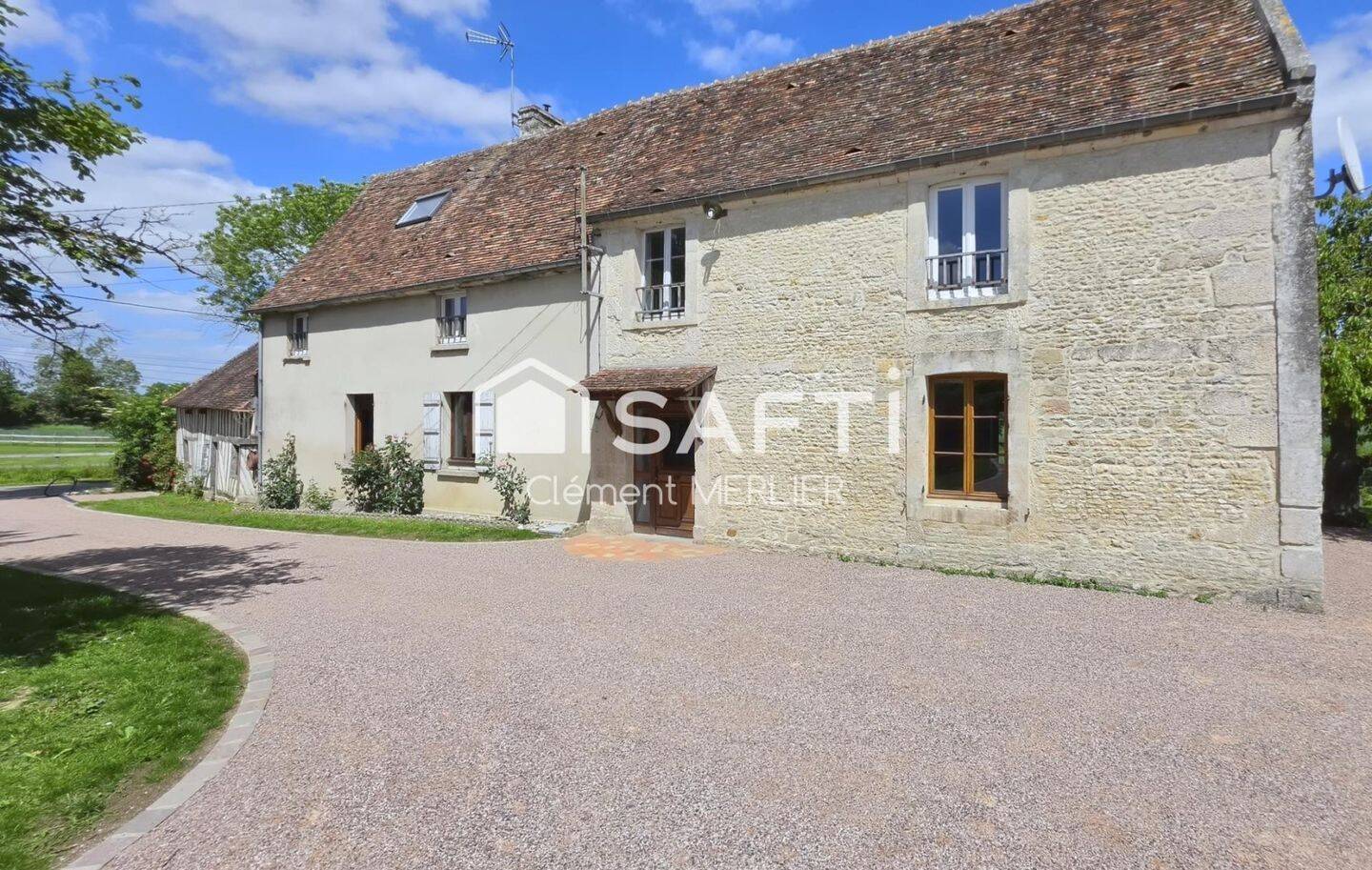 Maison 8 pièces 212 m² · à Saint-Pierre-en-Auge · 212 m² · 415 000 €