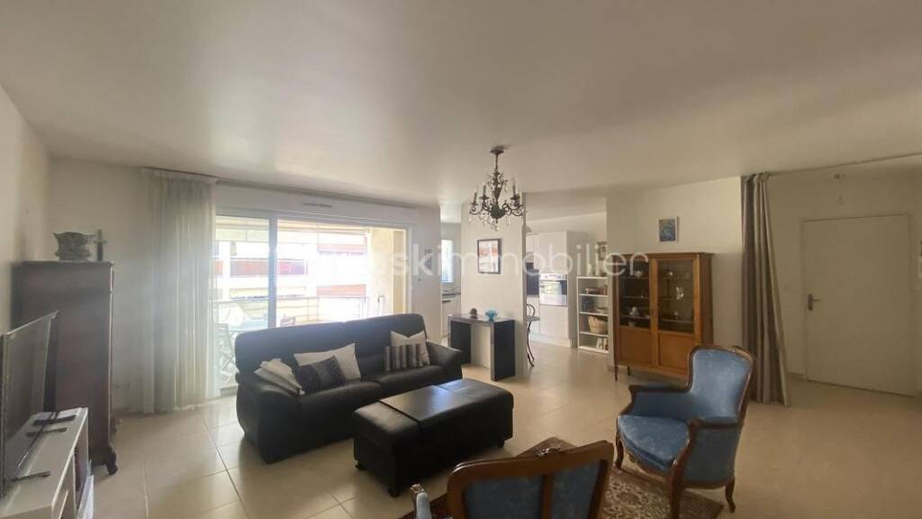 Appartement à vendre 402 000 € 3 pièces 2 chambres 84 m² Étage 1/4 Gambetta Hyères 83400