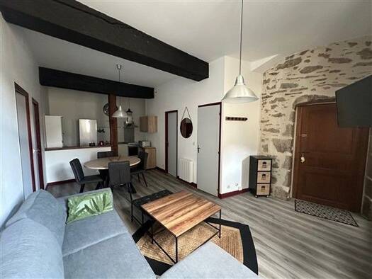 Appartement à louer 550 € 3 pièces 63,8 m² Étage 3/4 Tulle 19000