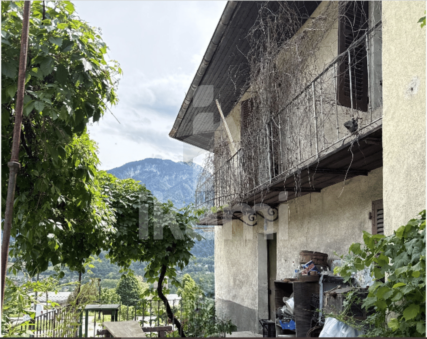 Maison 10 pièces 240 m² · à Grand-Aigueblanche · 240 m² · 249 000 €