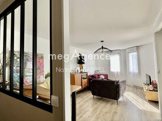 Duplex à vendre 215 000 € 5 pièces 3 chambres 92 m² Étage 1/4 Lac de Maine-Molière Angers 49000