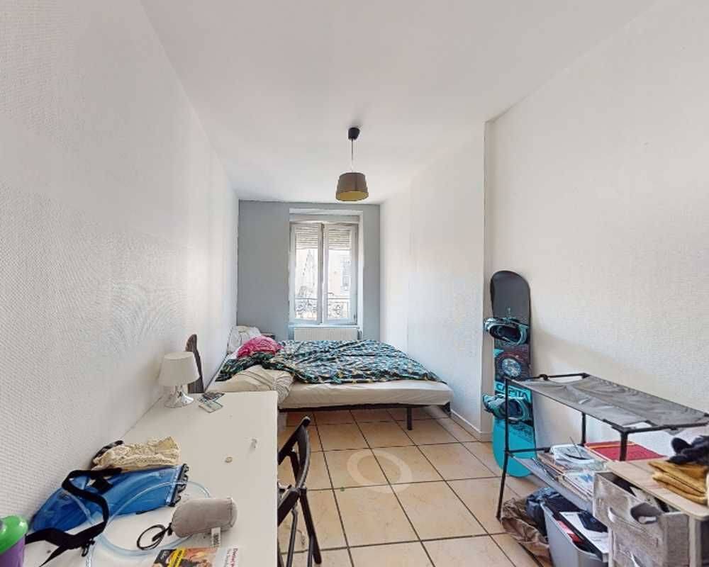 Appartement 3 pièces 90 m² · à Lyon 7ème · 90 m² · 495 €